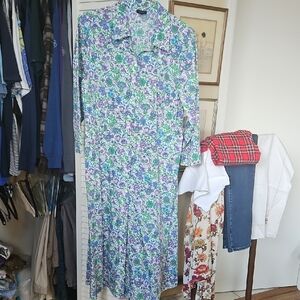 Beautiful Floral Shirtwaister Style Dress